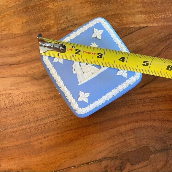 Wedgwood England Jasperware Square Trinket Dish - Picture 15 of 15